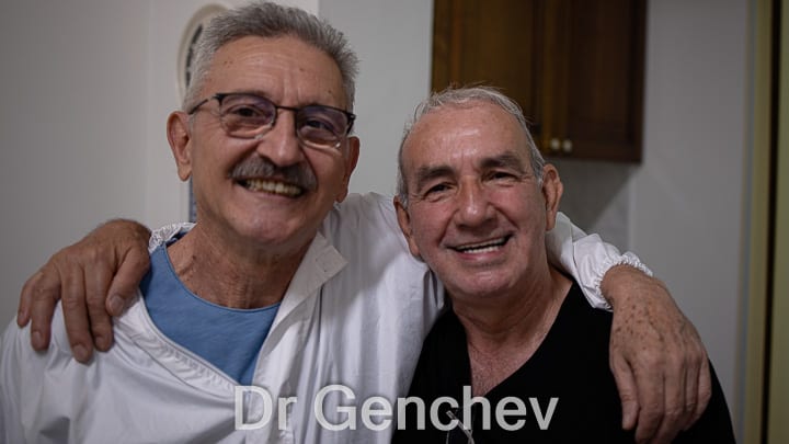 Dr. Genchev: restauración dental completa de un paciente edéntulo